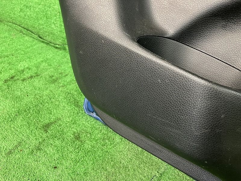 エクストレイル NT32 左リアドア 20X 4WD 5人 アサヒ M2L3 H210A-4CAMA 