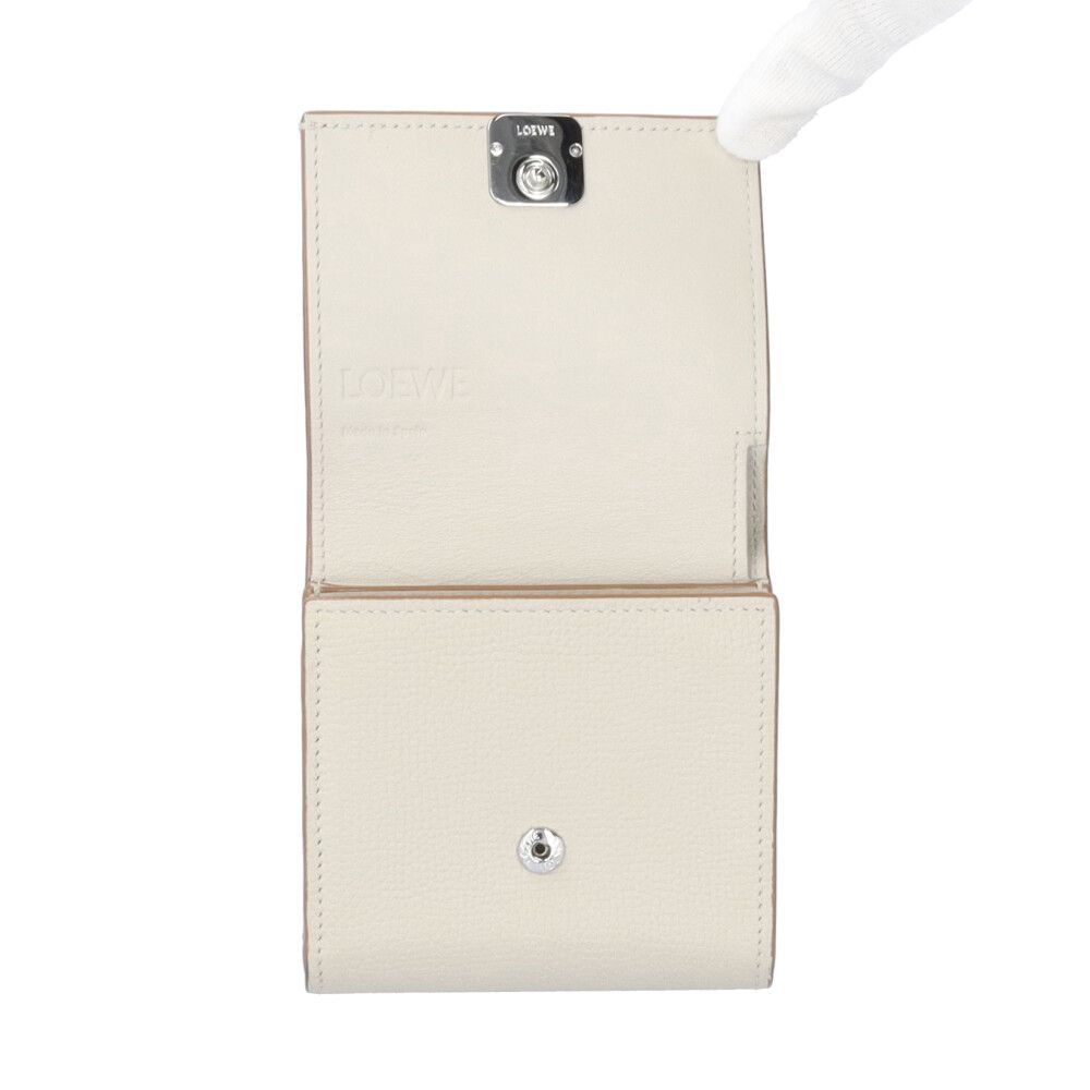 シ*ラ様 LOEWE 二つ折り財布 ホワイトレザー中古美品 ロエベ コンパクト フラップウォレット アナグラム 二つ折り財布