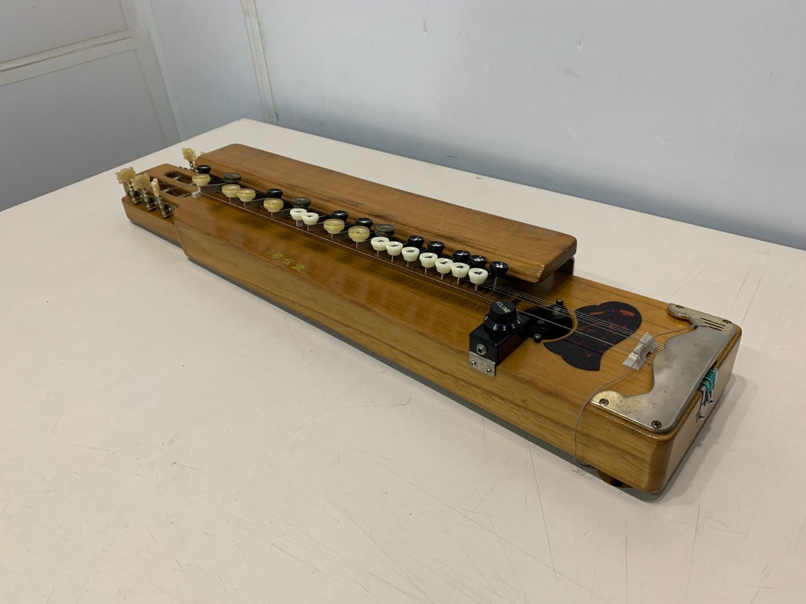 琴伝流 大正琴 木目調 ハードケース付き 琴伝流 大正琴 野ばら 木目調 ハードケース付き 琴伝流 大正琴 野ばら