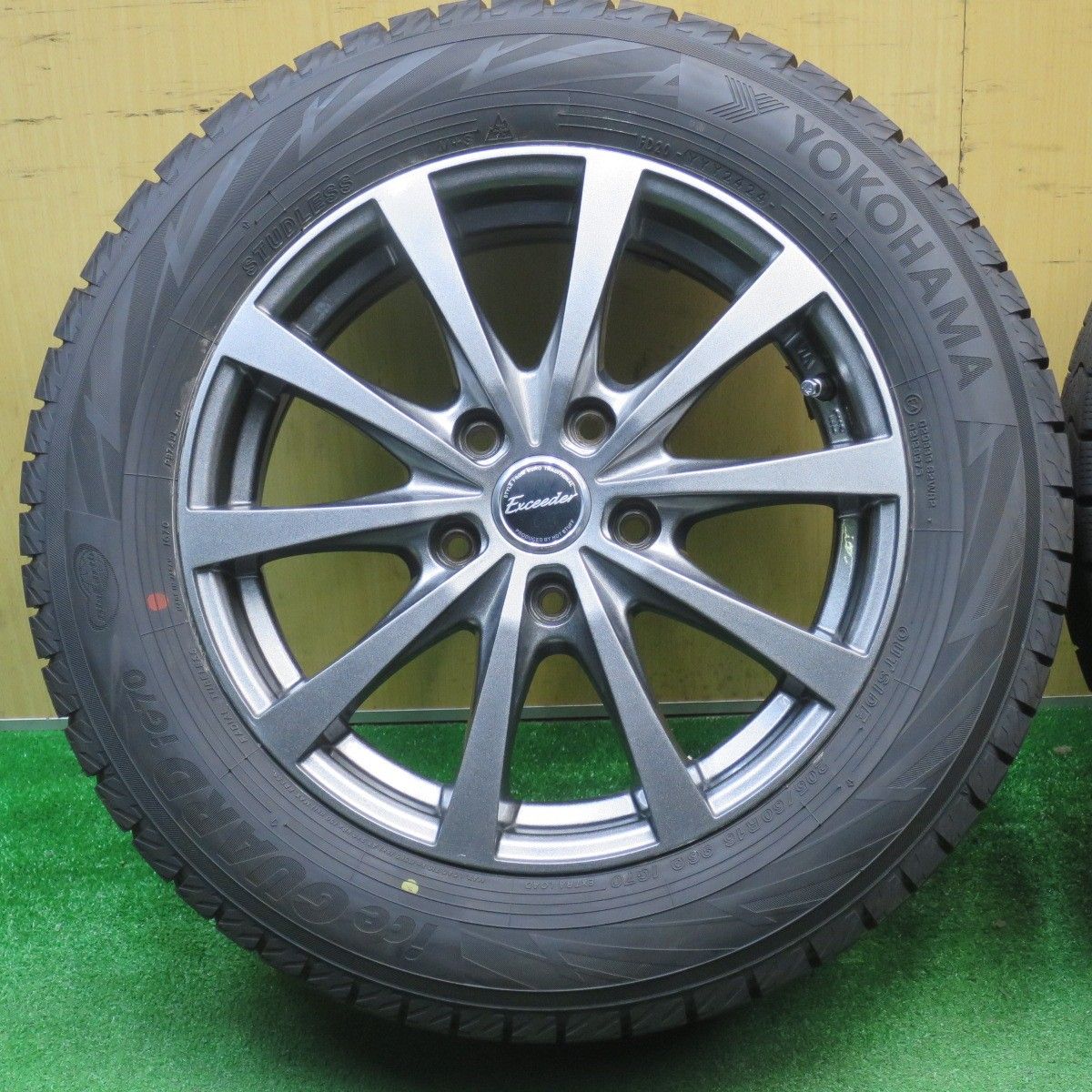 バリ溝！24年！キレイ！ほぼ10分☆スタッドレス 205/60R16 ヨコハマ