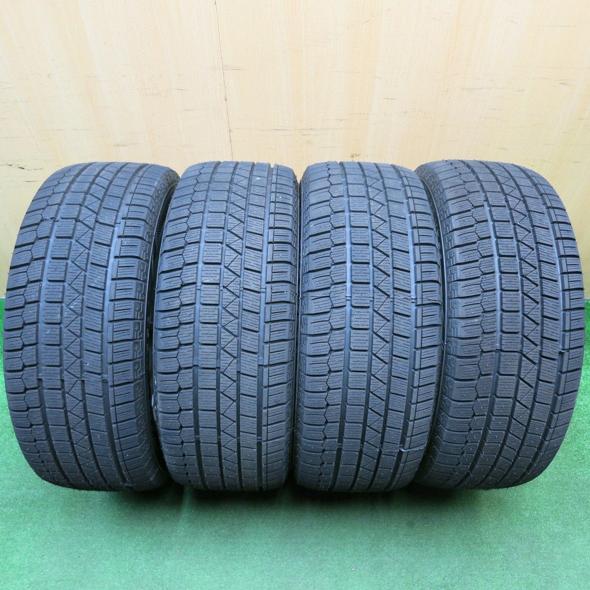 ほぼ未使用！24年☆レクサス LS 純正 235/50R18 スタッドレス ケンダ
