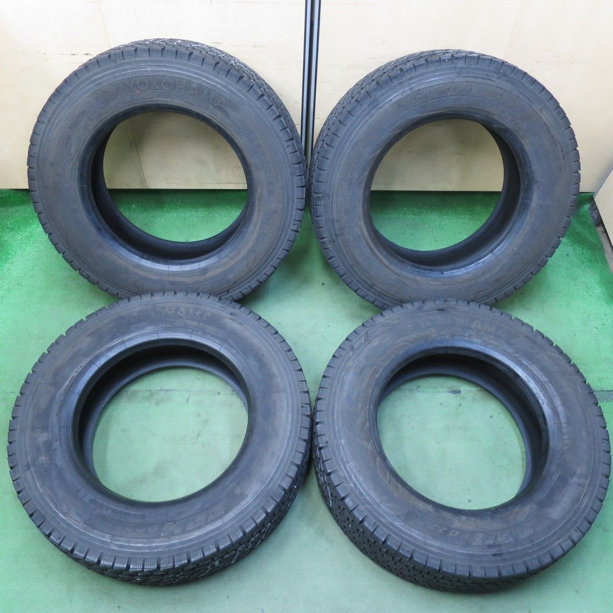 バリ山 245/70R19.5 136/134J LT ダンロップ 4本 2019年 スタッドレス