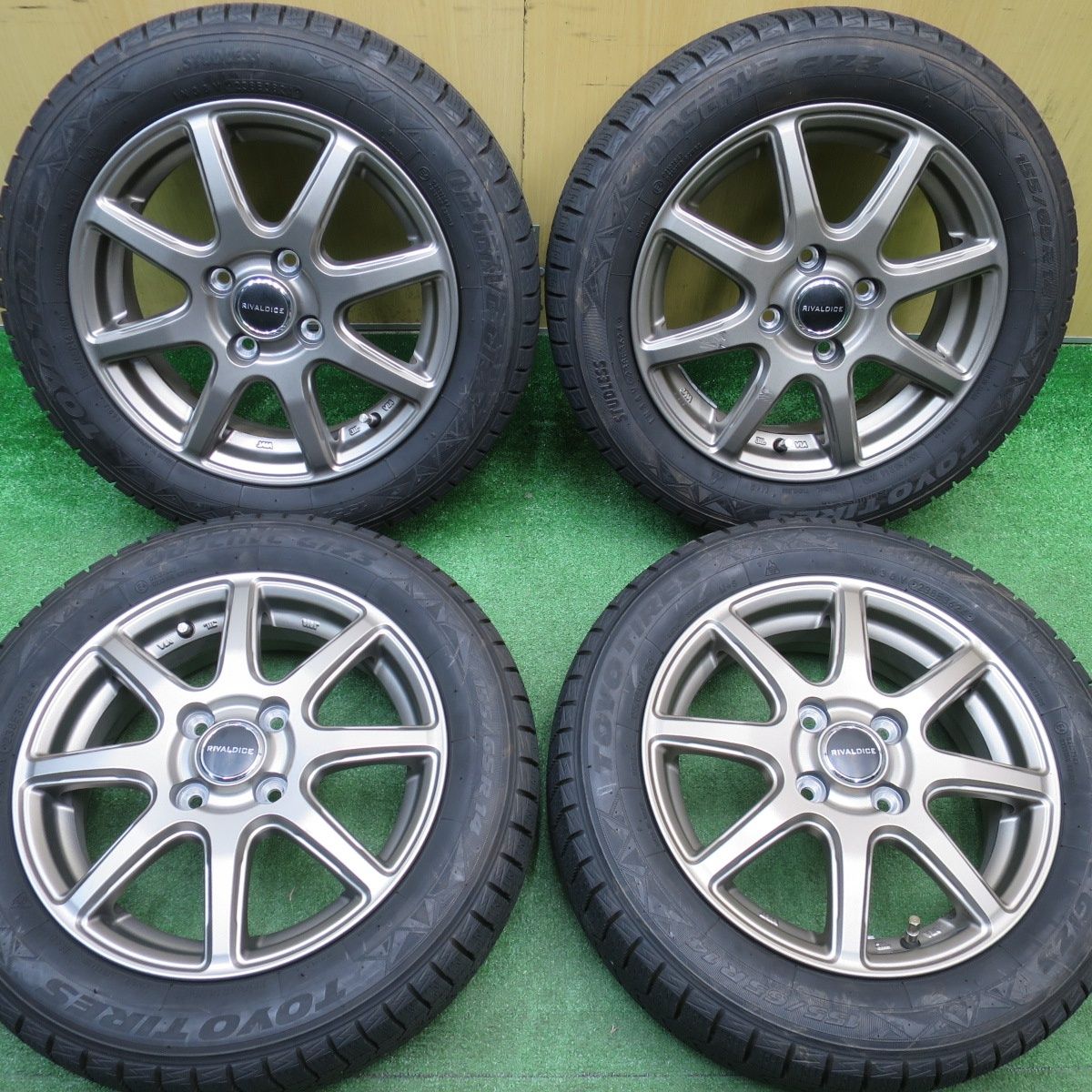 2023年製スタッドレス スチール 4H/100 155/65R14 バリ溝 バリ溝！24年！ほぼ10分☆スタッドレス 155/65R14 トーヨー オブザーブ