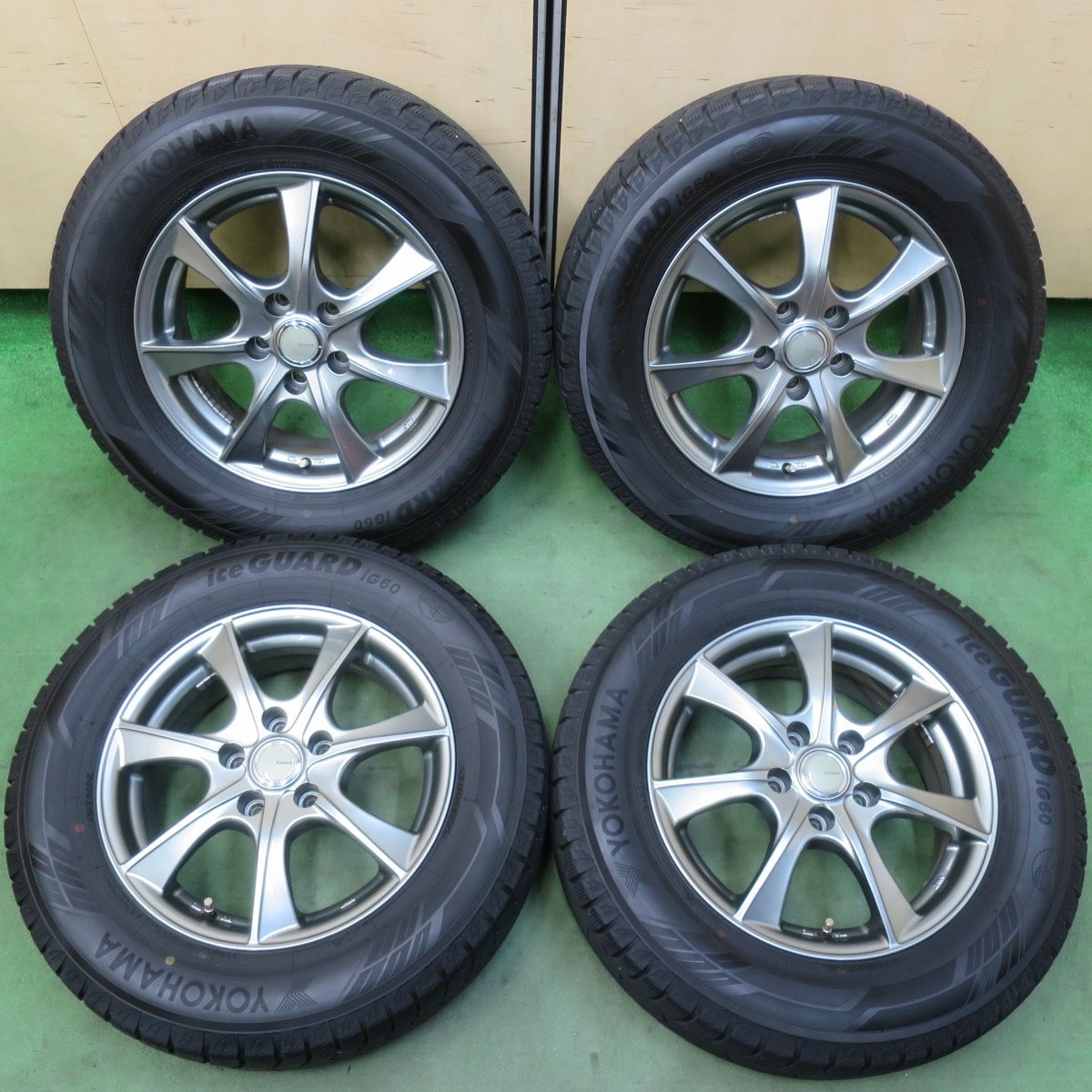 バリ溝！22年！キレイ！9分☆スタッドレス 215/65R16 ヨコハマ アイス 