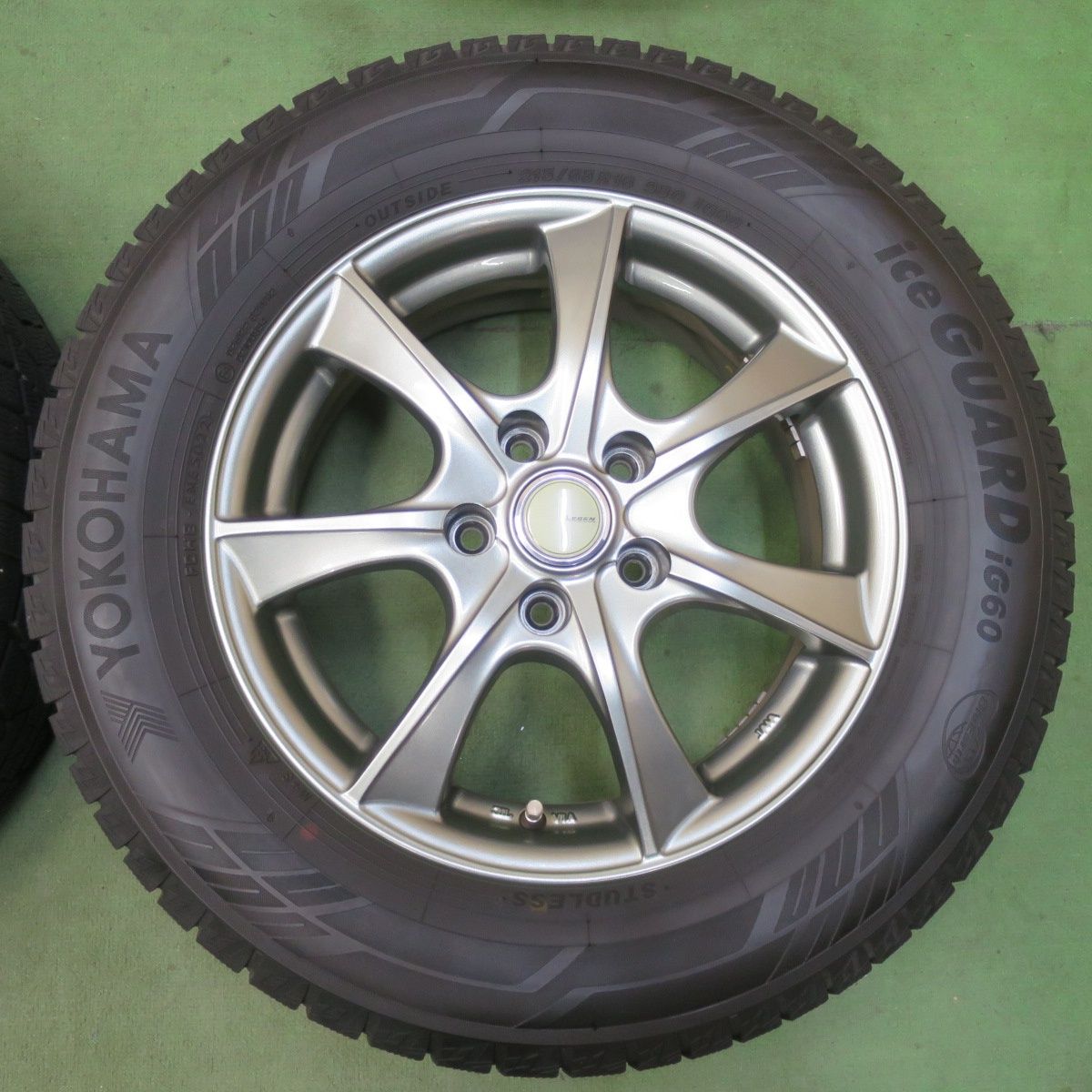 バリ溝！22年！キレイ！9分☆スタッドレス 215/65R16 ヨコハマ アイス 