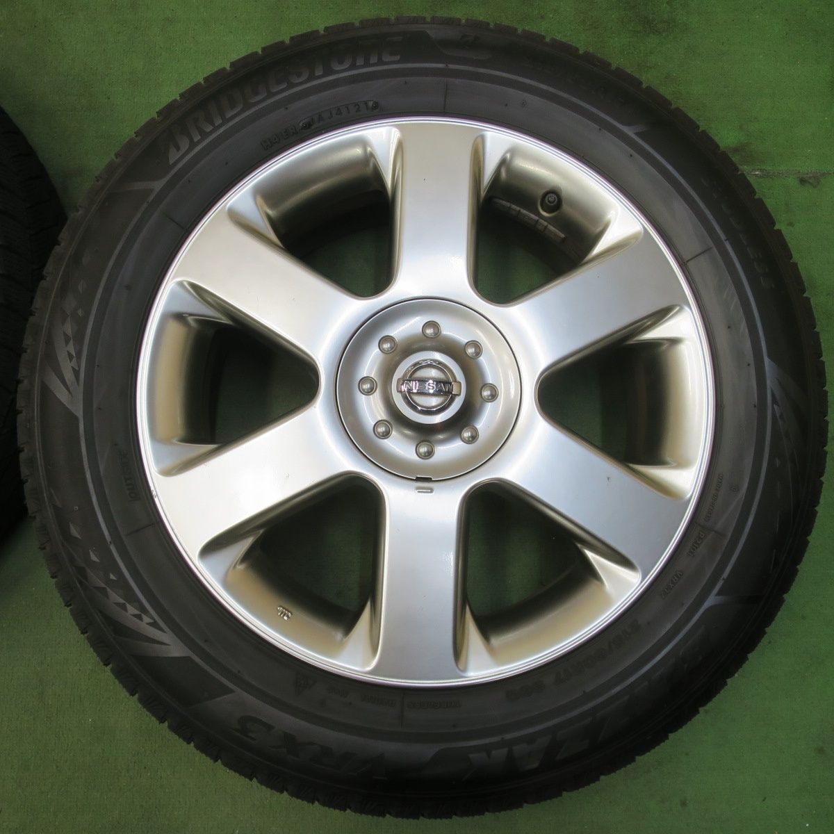 4本価格！21年☆日産 E51 エルグランド 純正 215/60R17 スタッドレス