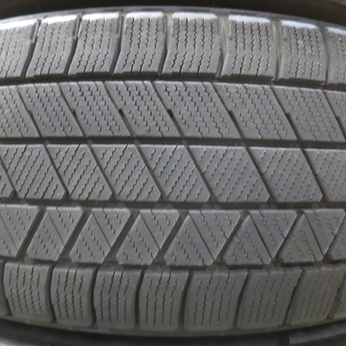 4本価格！21年☆日産 E51 エルグランド 純正 215/60R17 スタッドレス