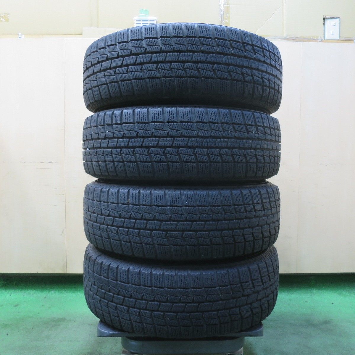 バリ溝！キレイ！9分☆プリウス 等 195/65R15 スタッドレス 