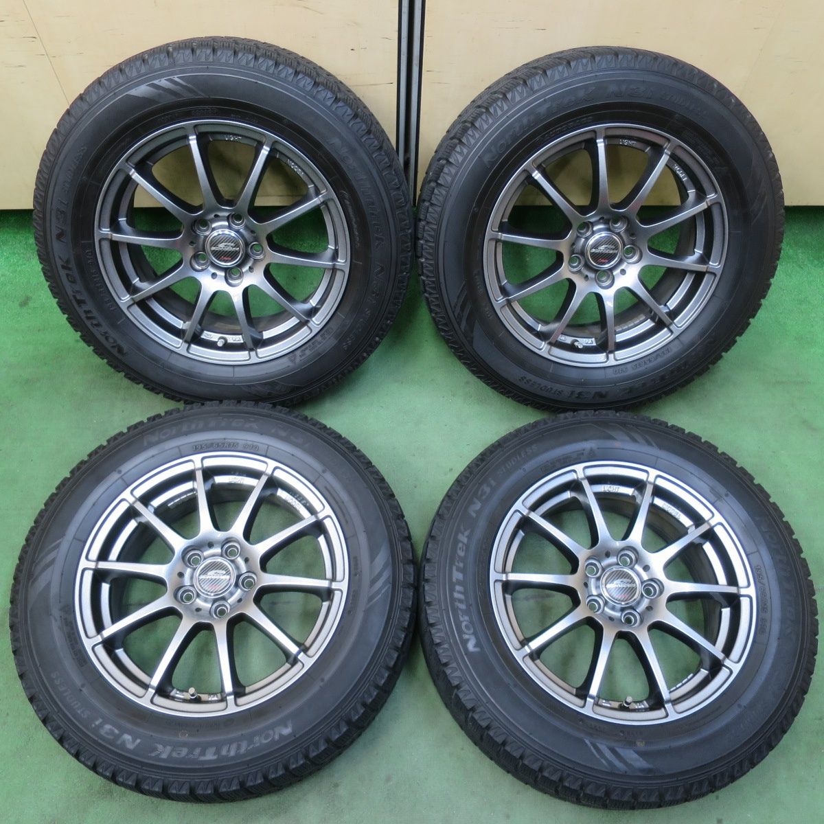 バリ溝！キレイ！9分☆プリウス 等 195/65R15 スタッドレス 