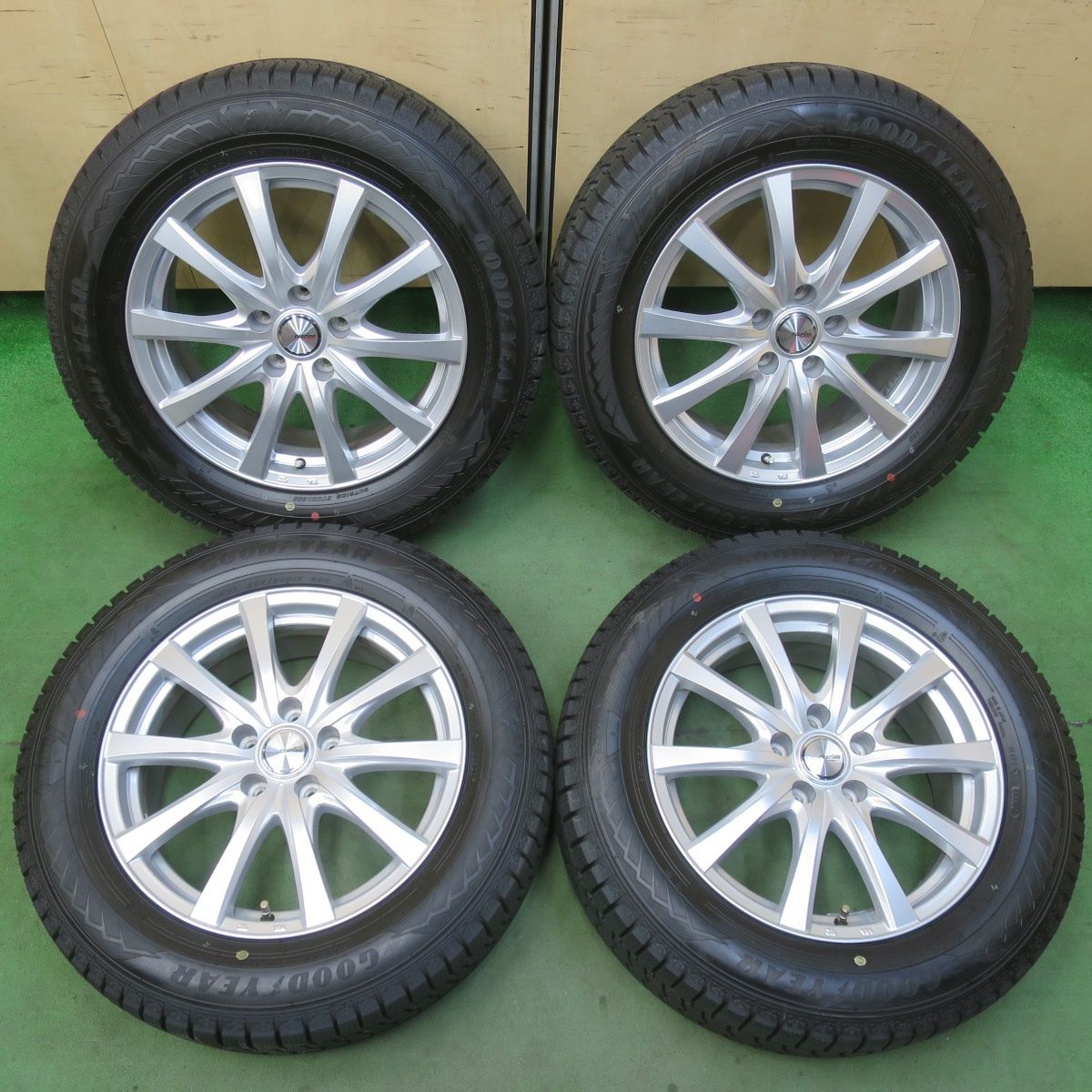 バリ溝！22年！キレイ！ほぼ10分☆スタッドレス 225/60R17