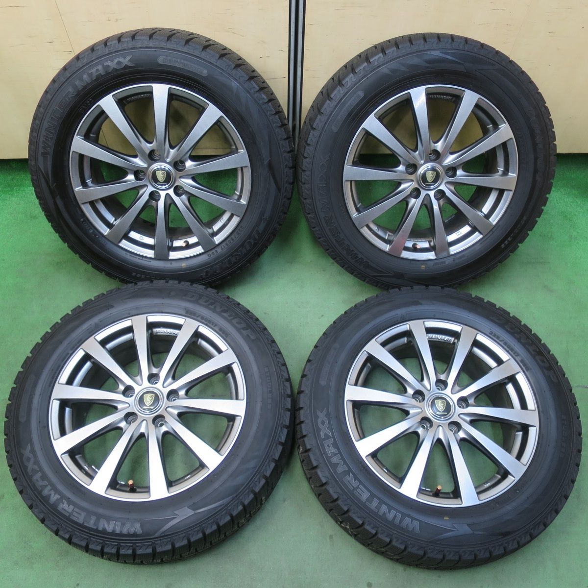 バリ溝！23年！キレイ！9.5分☆スタッドレス 225/60R17 ダンロップ