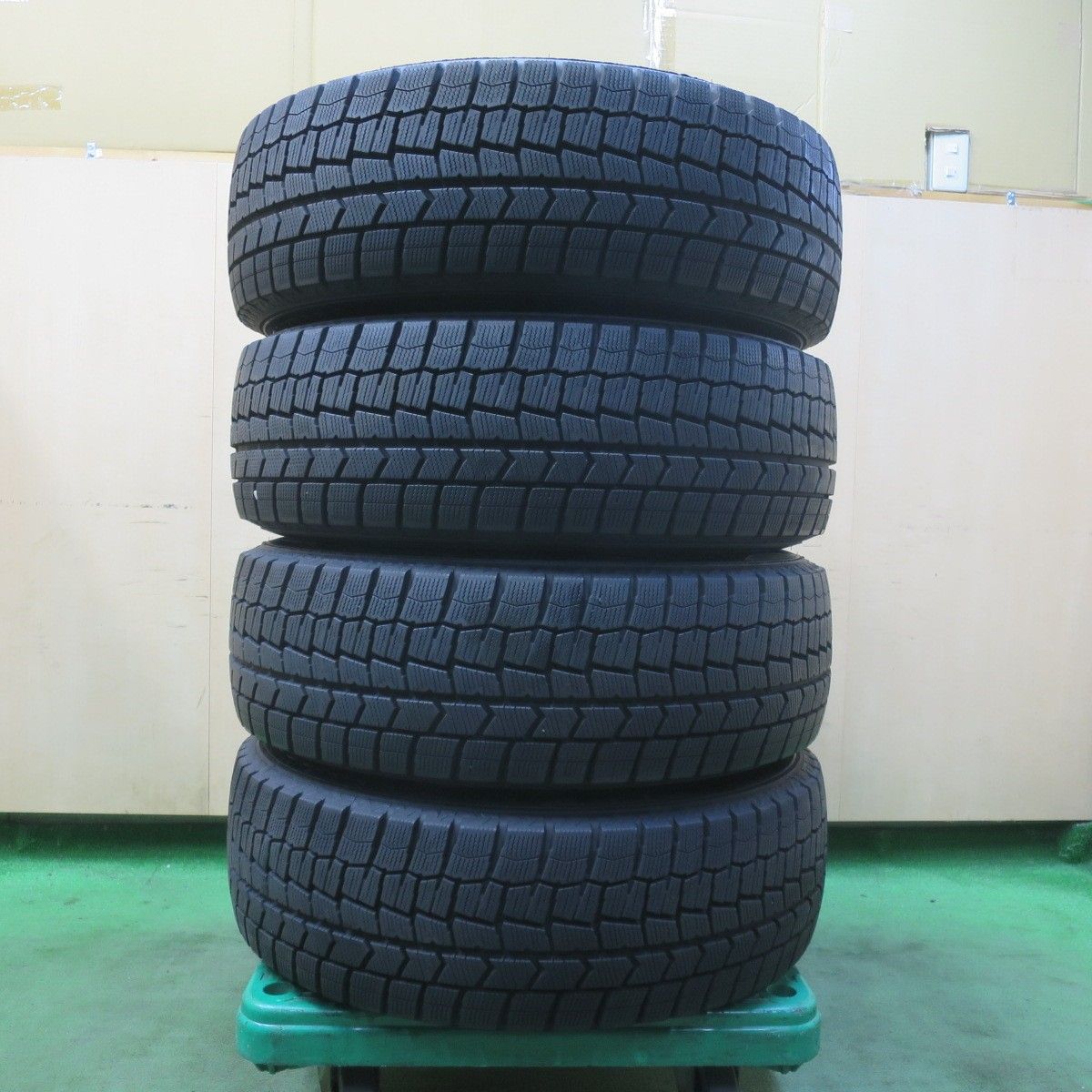 バリ溝！23年！キレイ！9.5分☆スタッドレス 225/60R17 ダンロップ