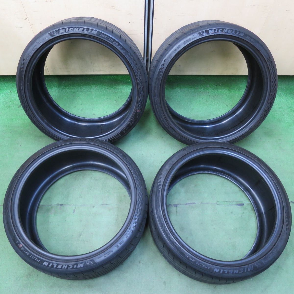 バリ溝！24年！9.5分☆265/30R19 ミシュラン パイロット スポーツ4 S