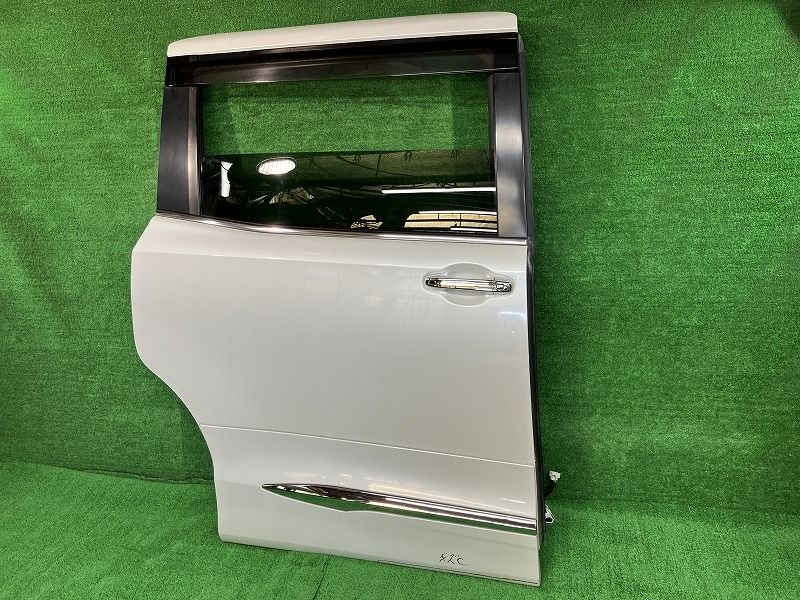 エスクァイア ZWR80G 右リアドア ハイブリッドGI 7人 ニホンイタ M31Q8