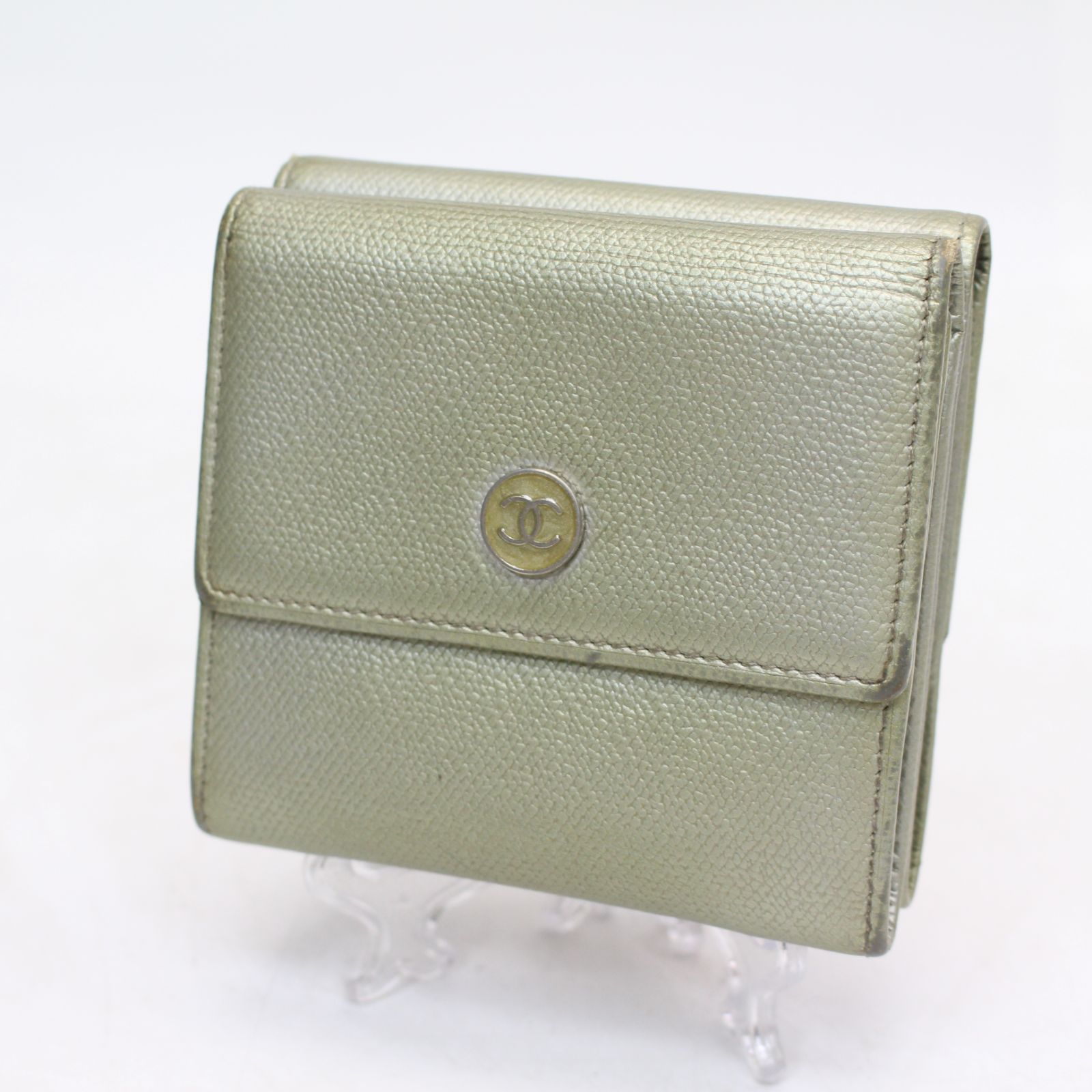 CHANEL 二つ折り財布 ライトグリーン CHANEL 二つ折り財布 ライトグリーン