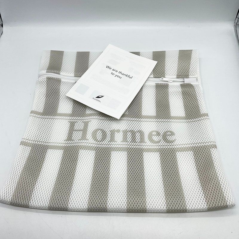 グラントイーワンズ テラミーピローシート(付属品あり) グレージュ 未使用 グラントイーワンズ テラミーピローシート(付属品あり) グレージュ 未使用