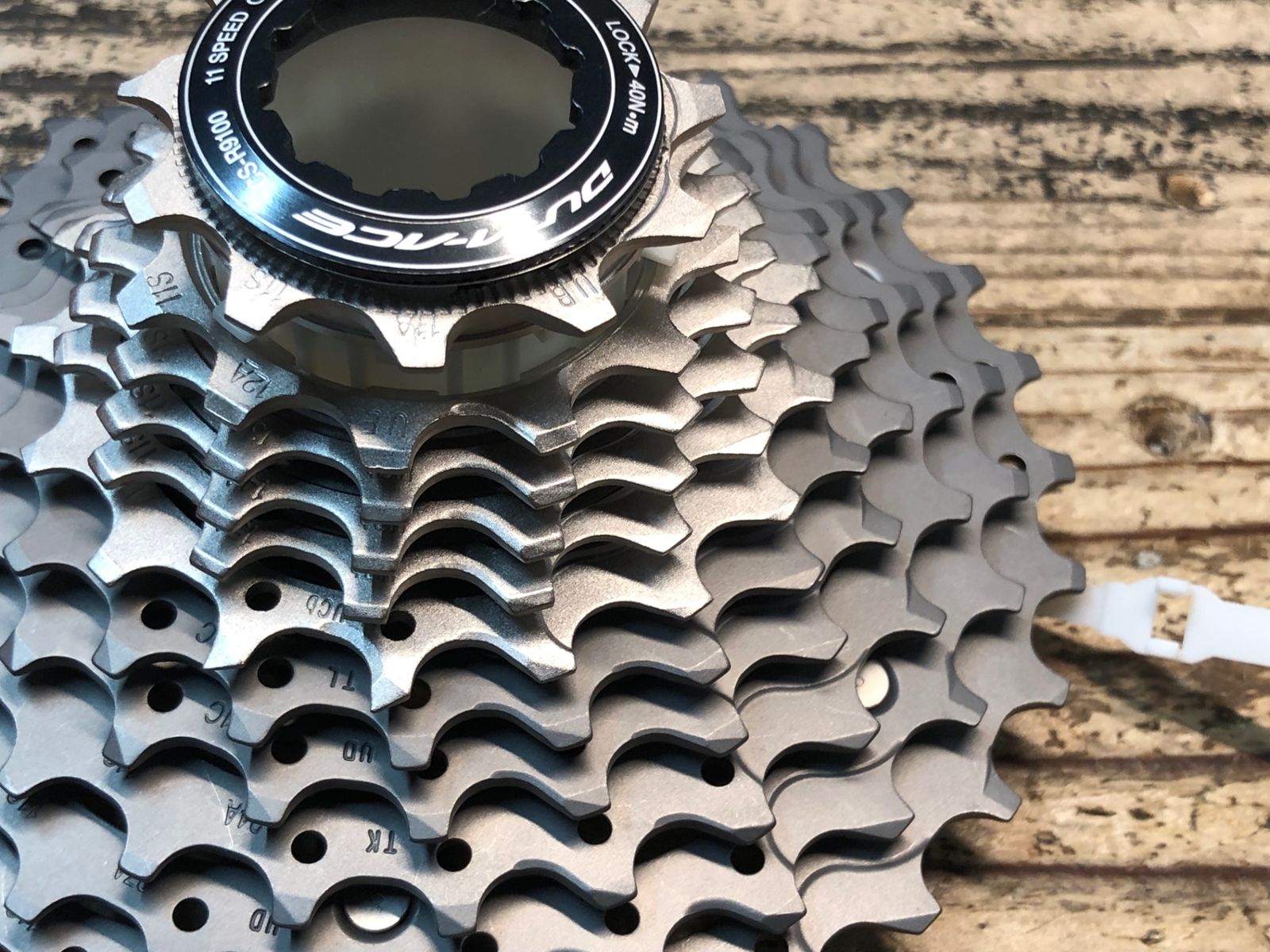 デュラエースr9100 11-28. 11s CS-R9100 11s DURA−ACE 11-28 スプロケットデュラエース 61DlQB+kToL