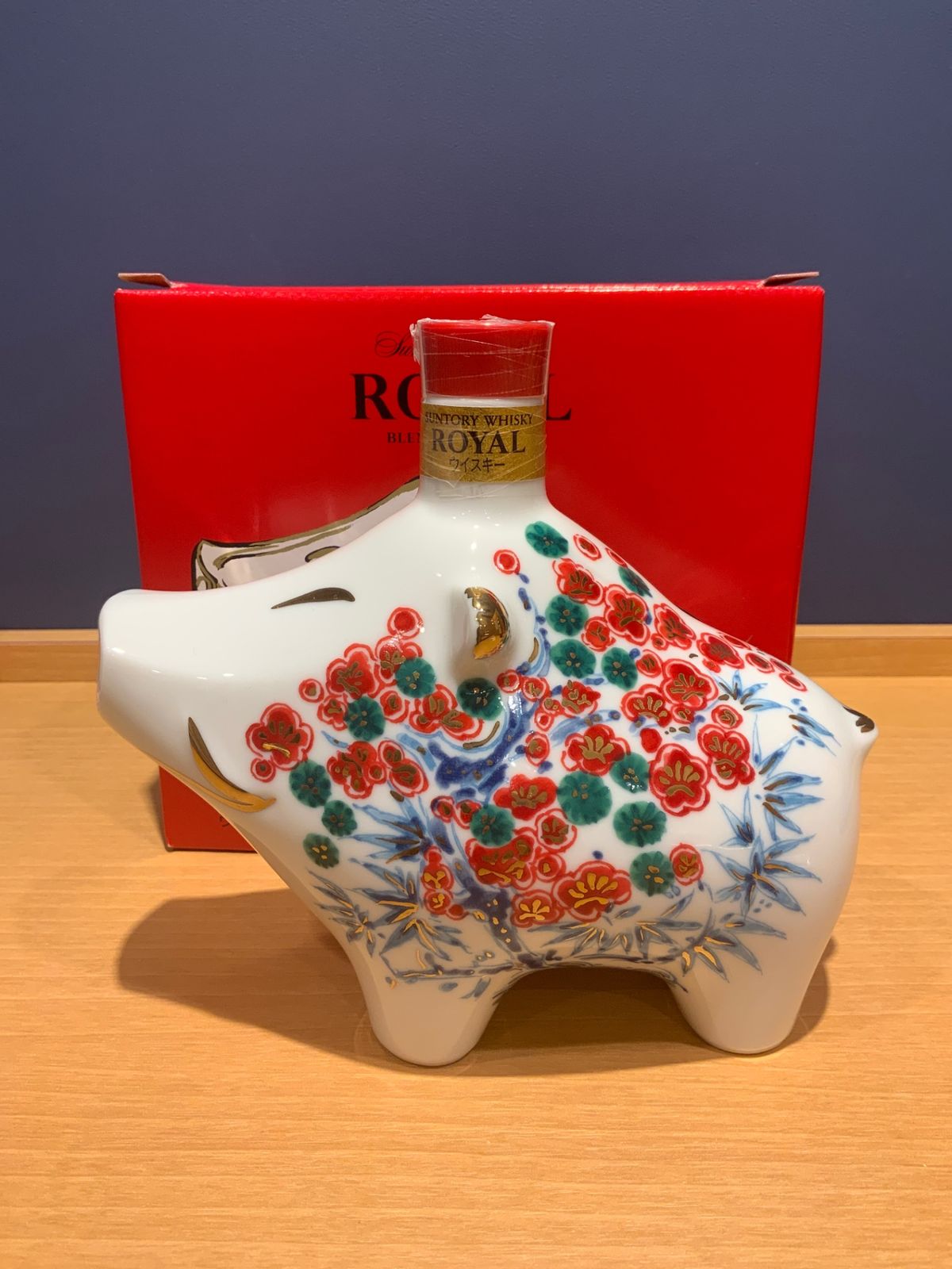 サントリー ウイスキー ローヤル 干支ボトル 亥歳 陶器 - メルカリ