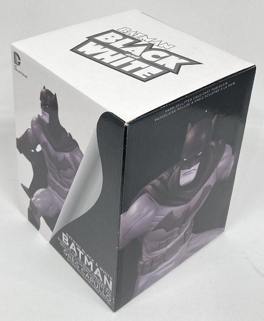 Batman Statue - DC Black & Collectibles by Resin | Comics
