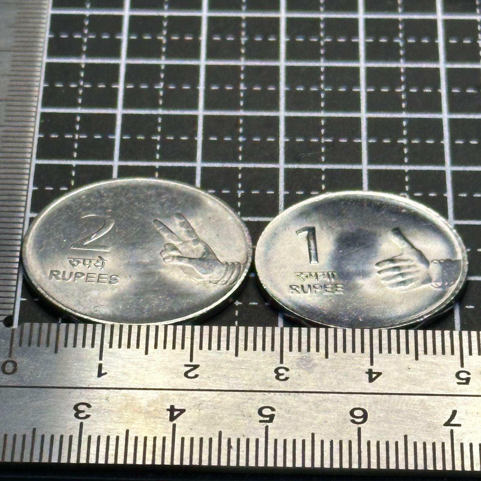 外国 インド 2ルピー／ハンド 1ルピー＋2010年 インド旧硬貨2枚セット／2008年 1枚 2ルピー硬貨（インド空軍創設75周年記念）2007年 コレクション