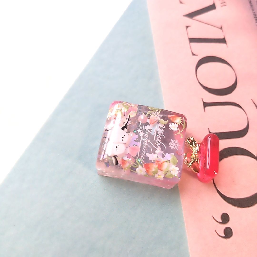 No.4241 苺の香水瓶 シマエナガパッケージ レジンヘアゴム - メルカリ