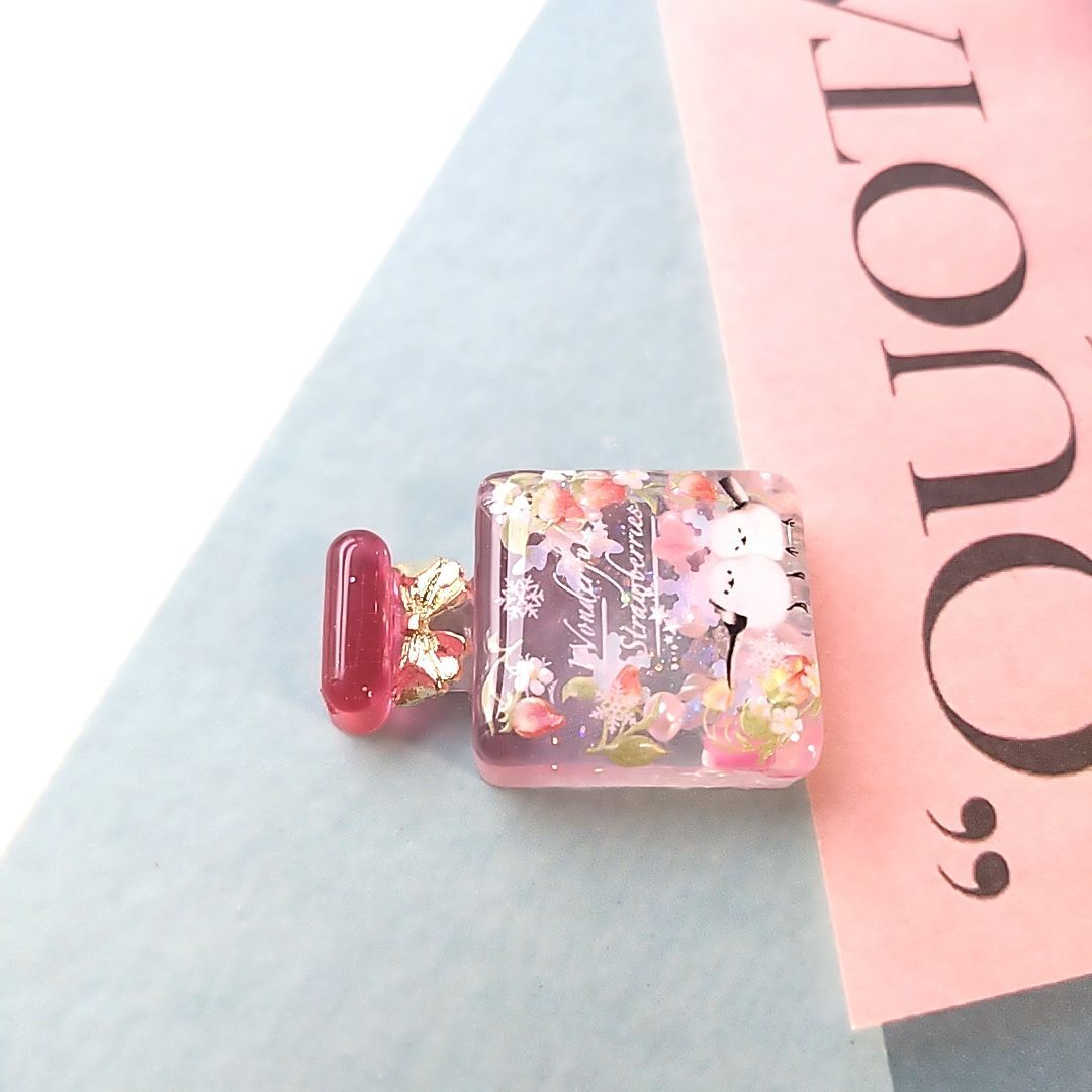 No.4241 苺の香水瓶 シマエナガパッケージ レジンヘアゴム - メルカリ