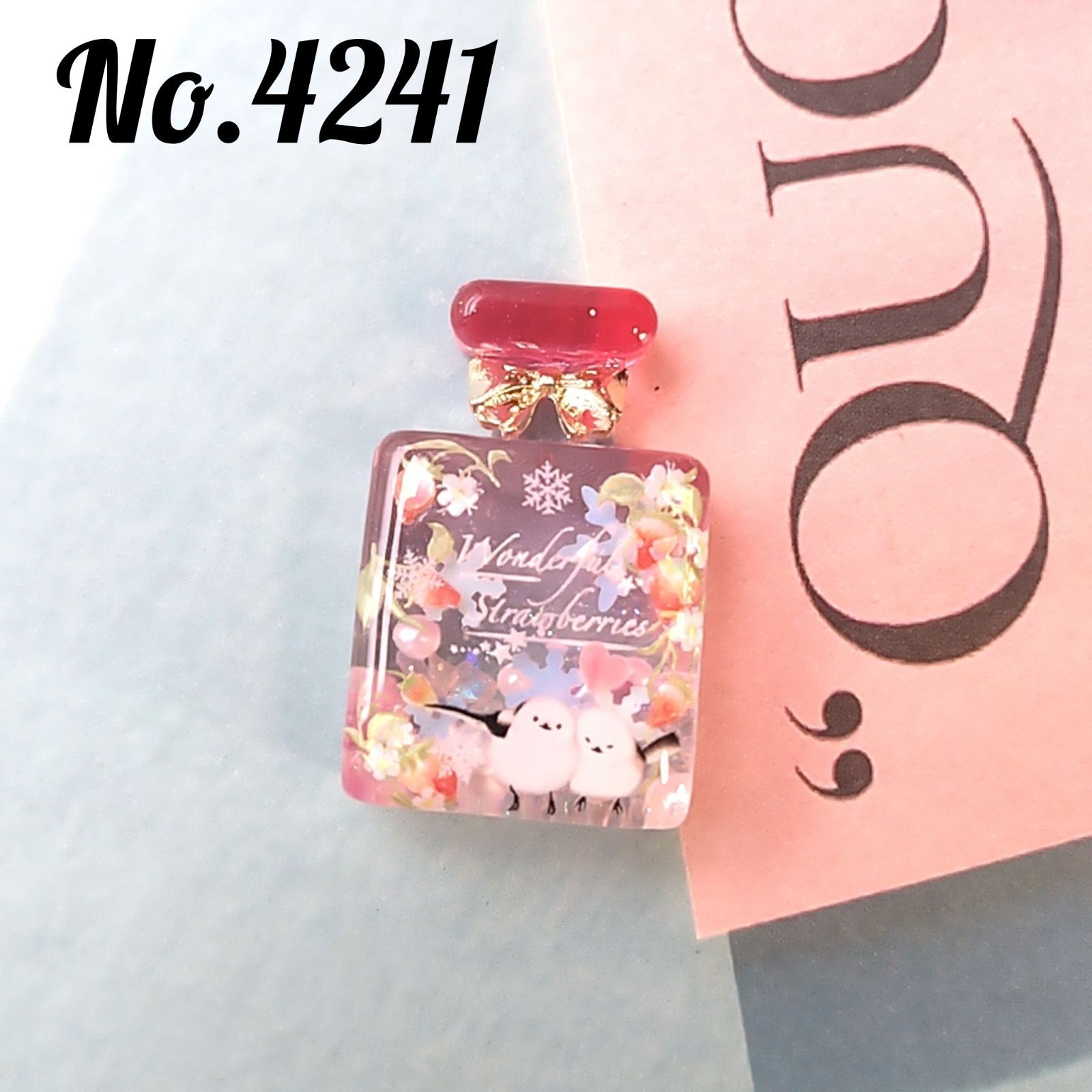 No.4241 苺の香水瓶 シマエナガパッケージ レジンヘアゴム - メルカリ