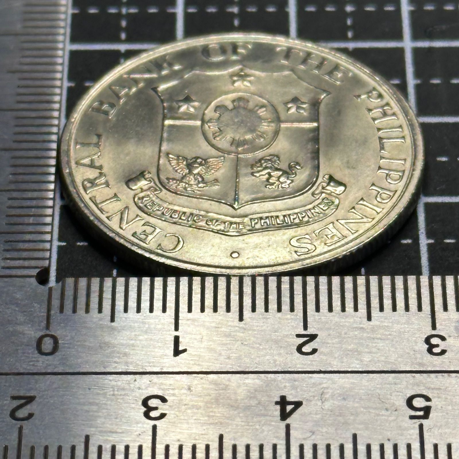 1964年 フィリピン 50センタボス硬貨／自由の女神と金床・マヨン火山