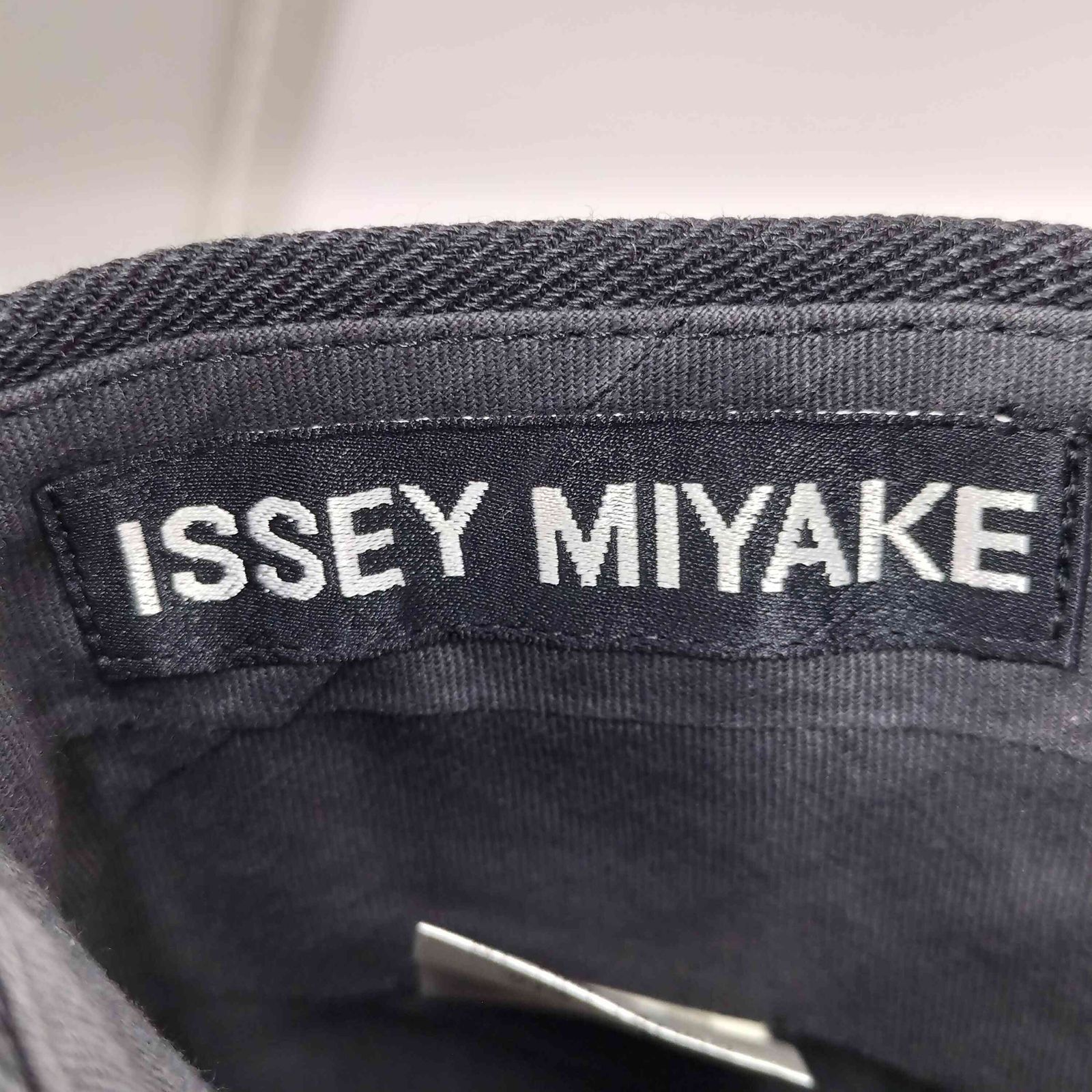 イッセイミヤケ ISSEY MIYAKE 2タック ウールスラックス メンズ JPN：M