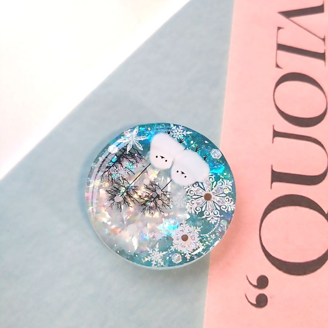 新作☆レジンヘアゴム　冬の妖精　雪明かり No.4245 冬の木々と雪の妖精シマエナガ レジンヘアゴム - メルカリ