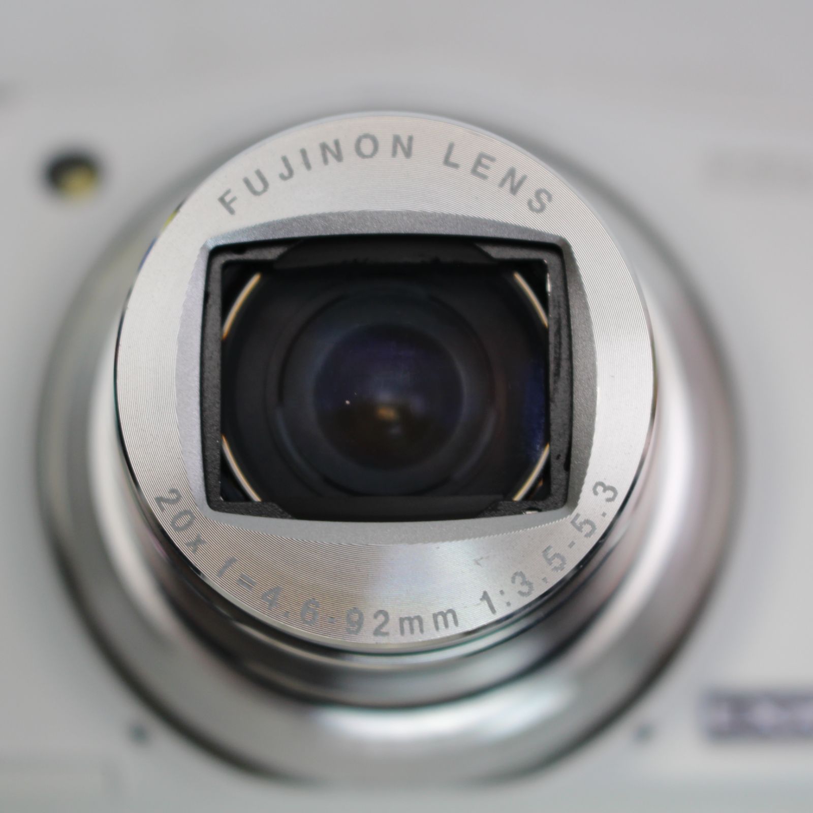 219)FUJIFILM デジタルカメラ FinePix F800EXR 光学20倍 ホワイト