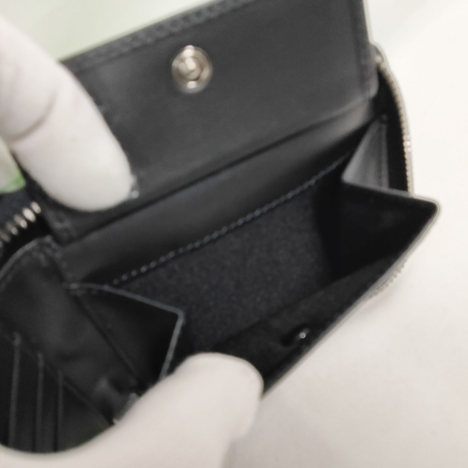 新品 未使用 ヴェルサーチェ ジップアラウンドウォレット 折財布