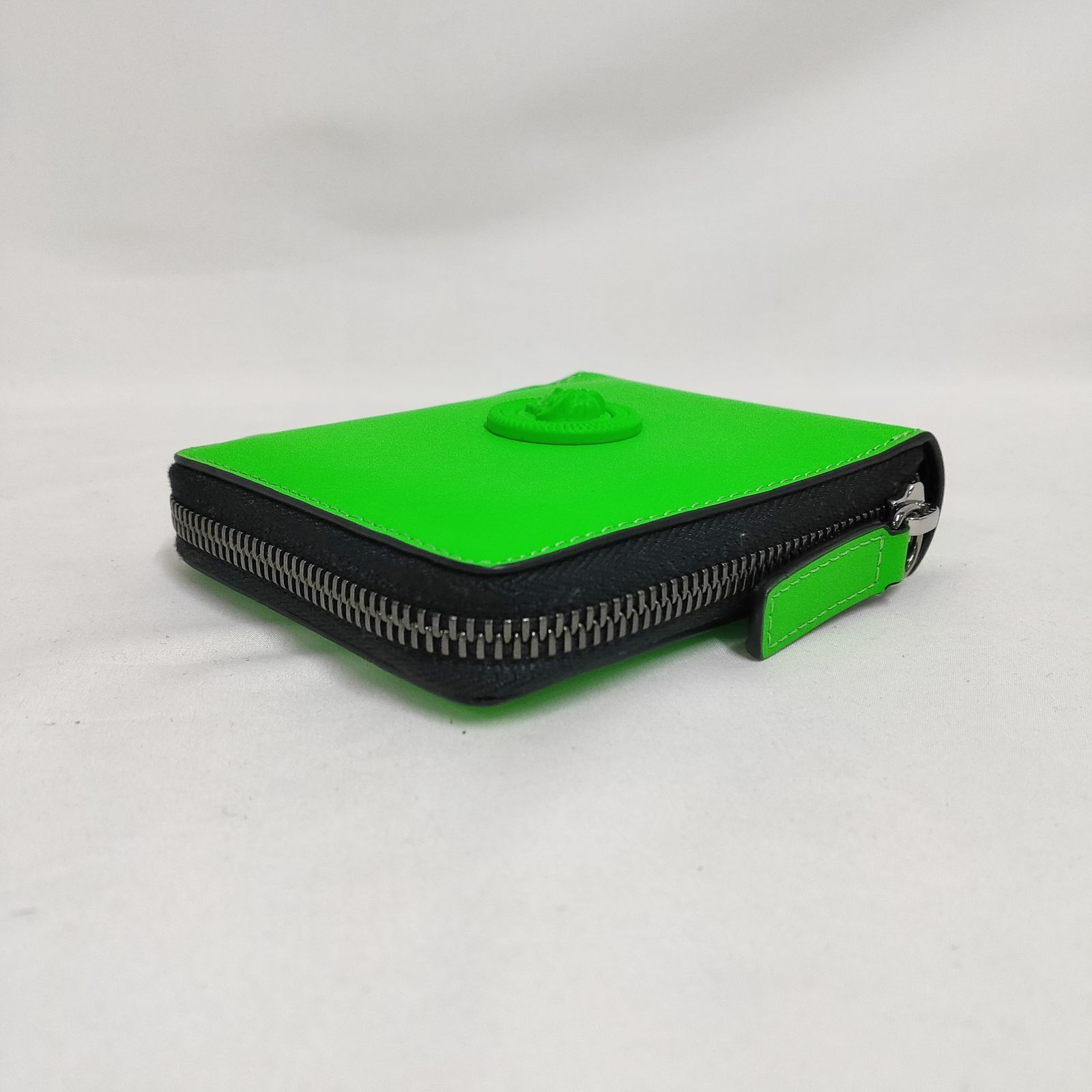 新品 未使用 ヴェルサーチェ ジップアラウンドウォレット 折財布