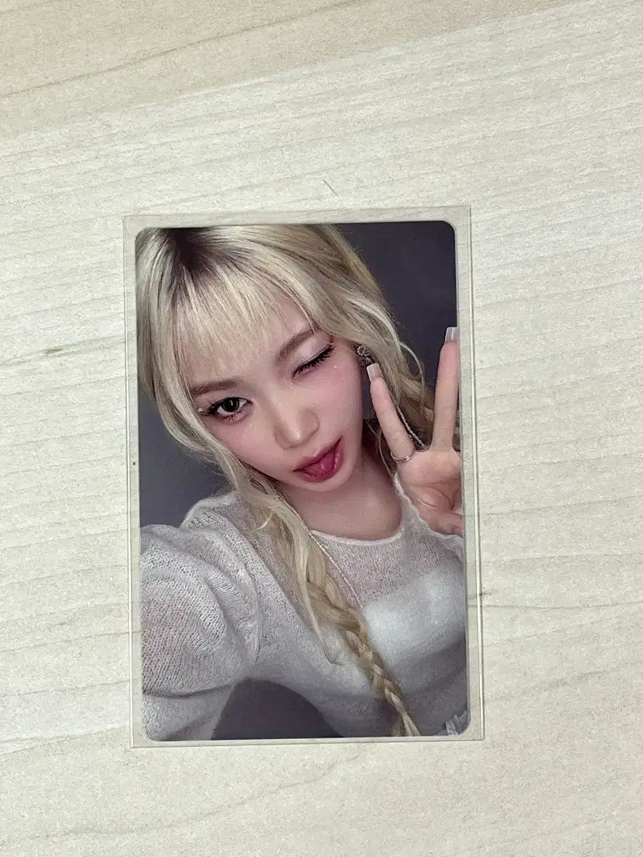 LE SSERAFIM（ルセラフィム）キム・チェウォン(KIM CHAEWON) 핫 위버스