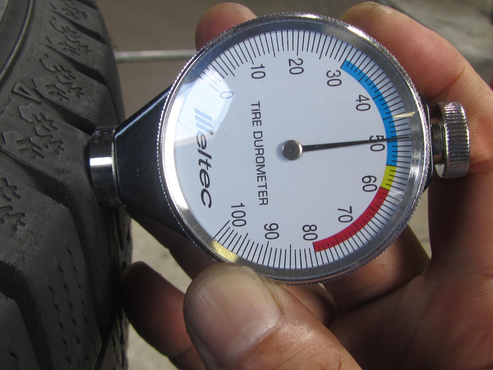 人気商品】175/65R15 スタッドレス グッドイヤー アイスナビ8 カローラ