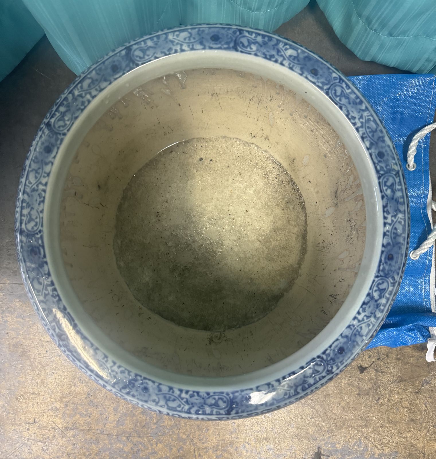 骨董品】有田焼 中型火鉢 メダカ鉢 - メルカリ