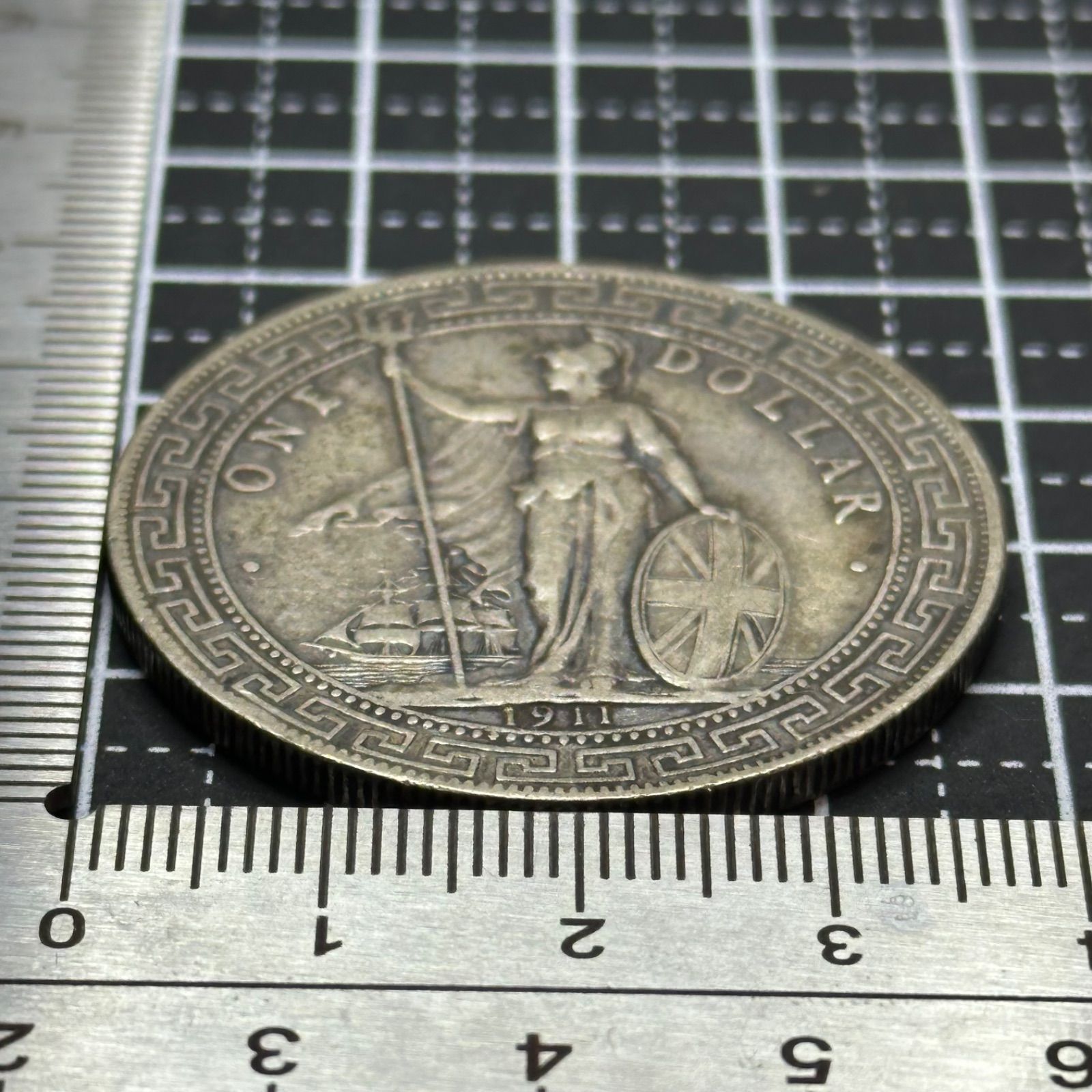 銀貨】1911年 香港 1ドル銀貨 ブリタニア立像／寿字×中国文字意匠 26.7