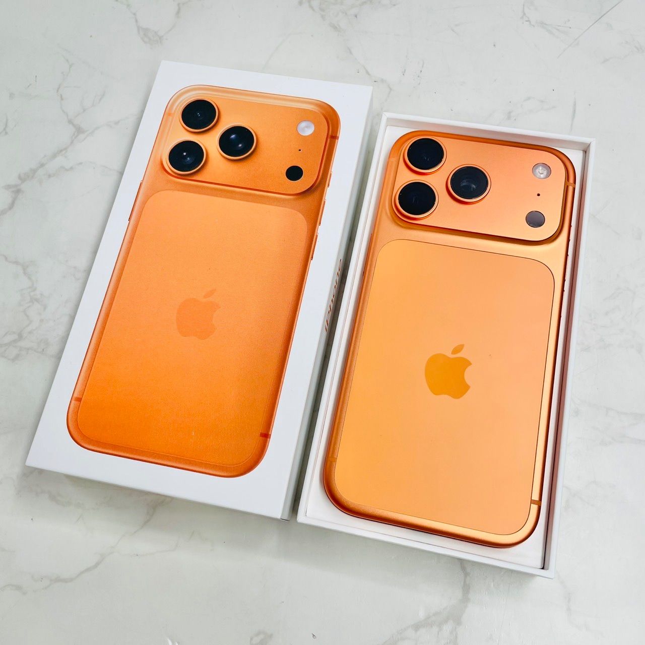 美品 Apple iPhone 17 Pro MG864J/A 256GB バッテリー100% 充放電2回