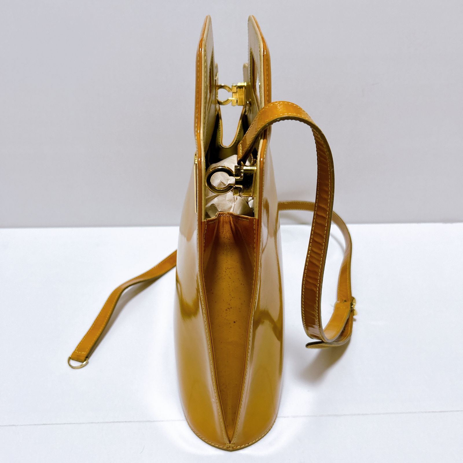 Salvatore Ferragamo サルヴァトーレフェラガモ バッグ ショルダー