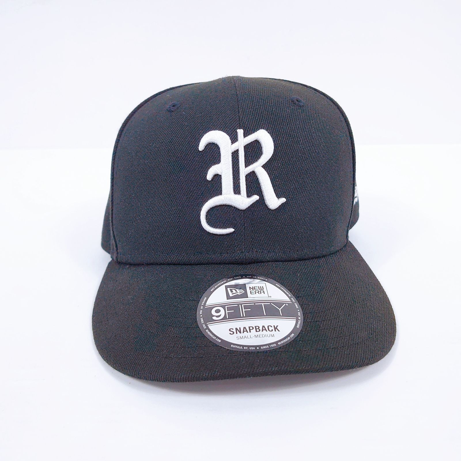 [新品未開封]RIEHATA×atmos pink×NEW ERAブラックS/M Big News!スペシャルトリプルコラボレーション！RIEHATA×atmos pink