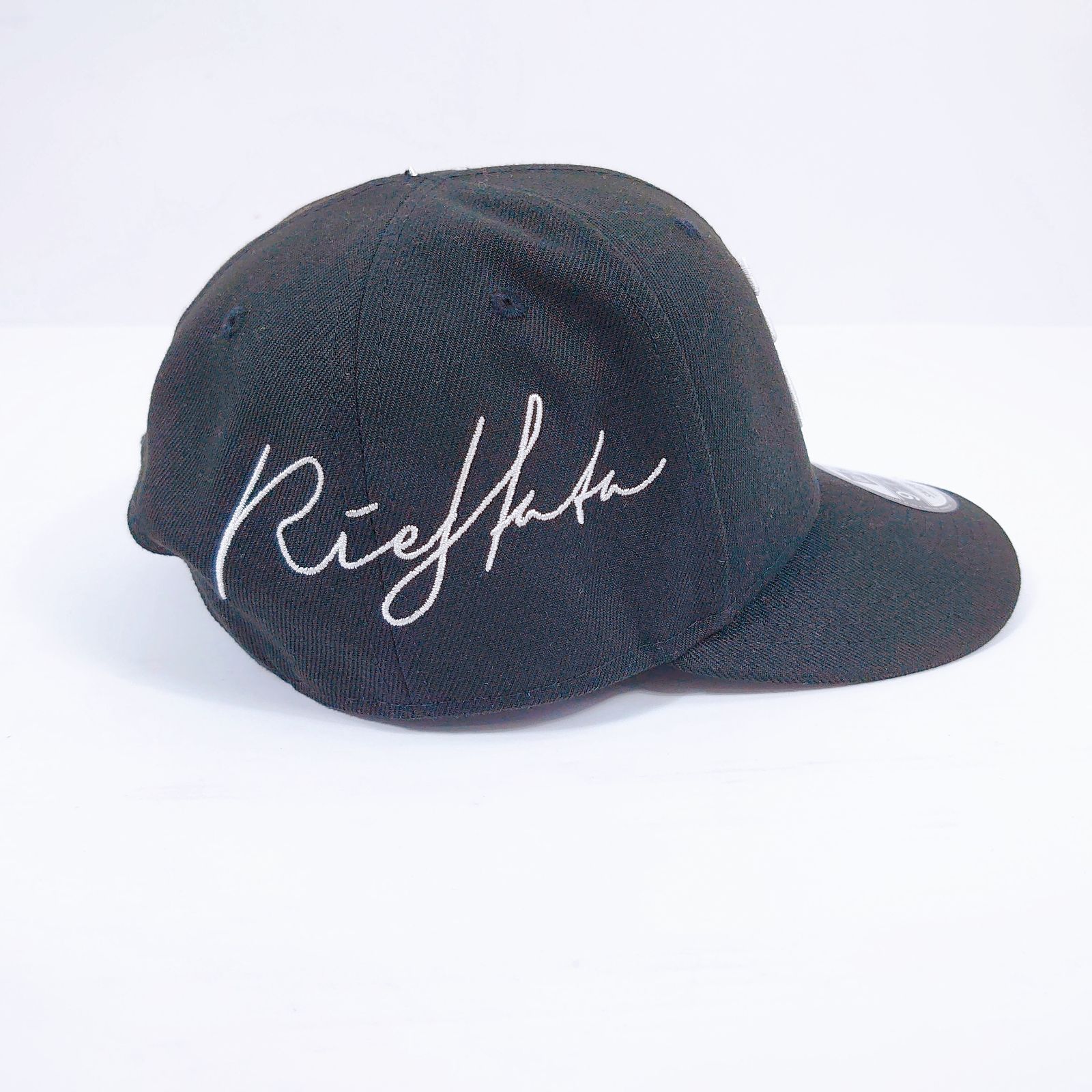 RIEHATA × atmos pink × NEWERA　キャップ　黒 20231010031701-0.webp?size=m
