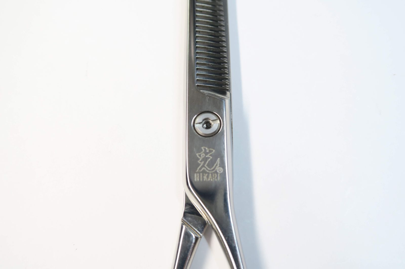 シザー ヒカリ 5.7インチ 右利き用 Cランク【光シザー HIKARI ヒカリ】 T-37 セニング 美容師・理容師 5.7