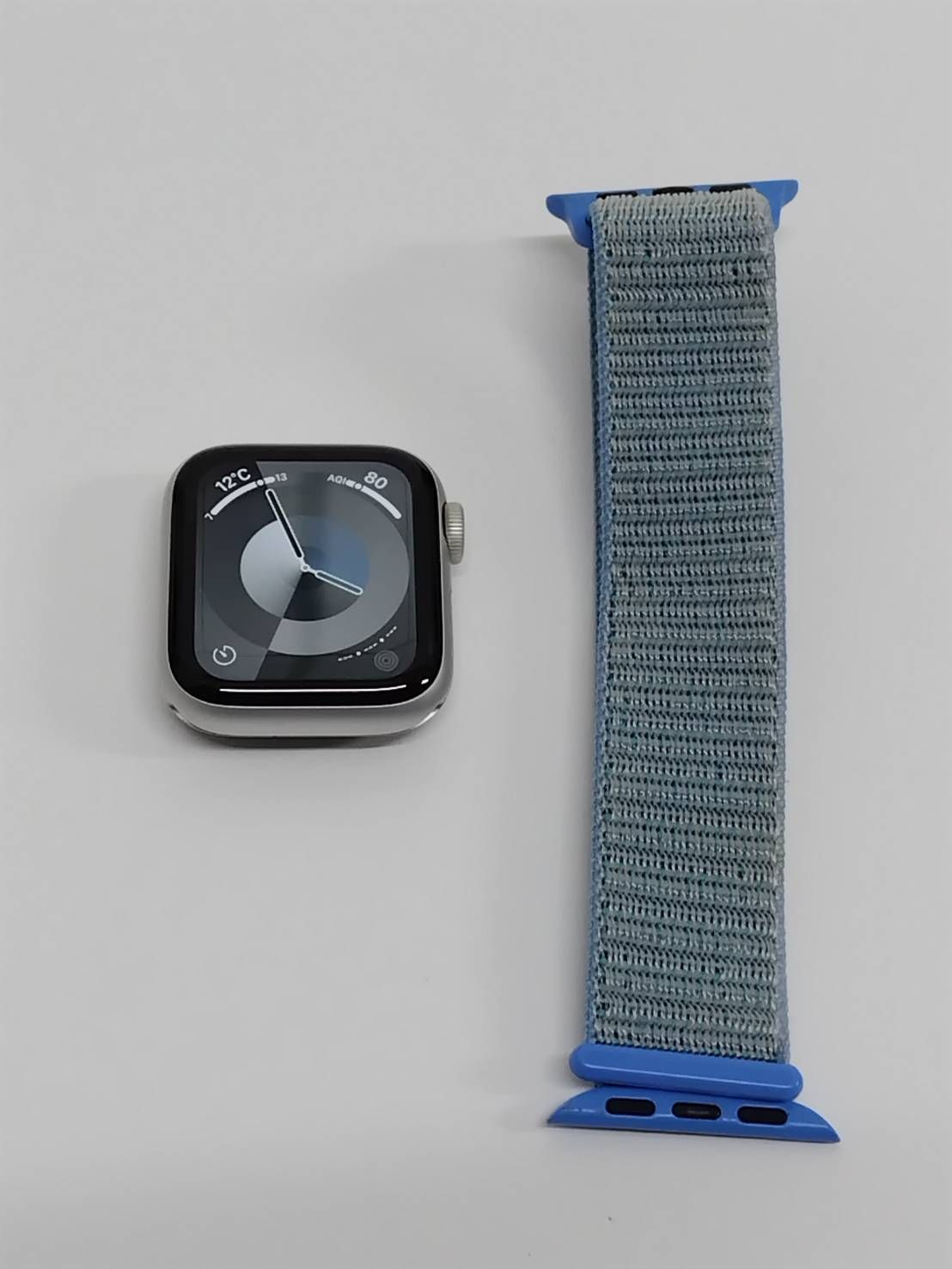 Apple Watch SE 第1世代/GPS/40mm/A2351/シルバー〈MYDX2J/A〉 (1