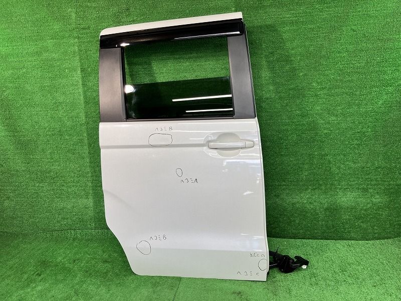 2026，得価 N-BOX JF4 右リアドア L 4WD アサヒ M2P2 67510-TTA-910ZZ NH883P 外装・エアロ
