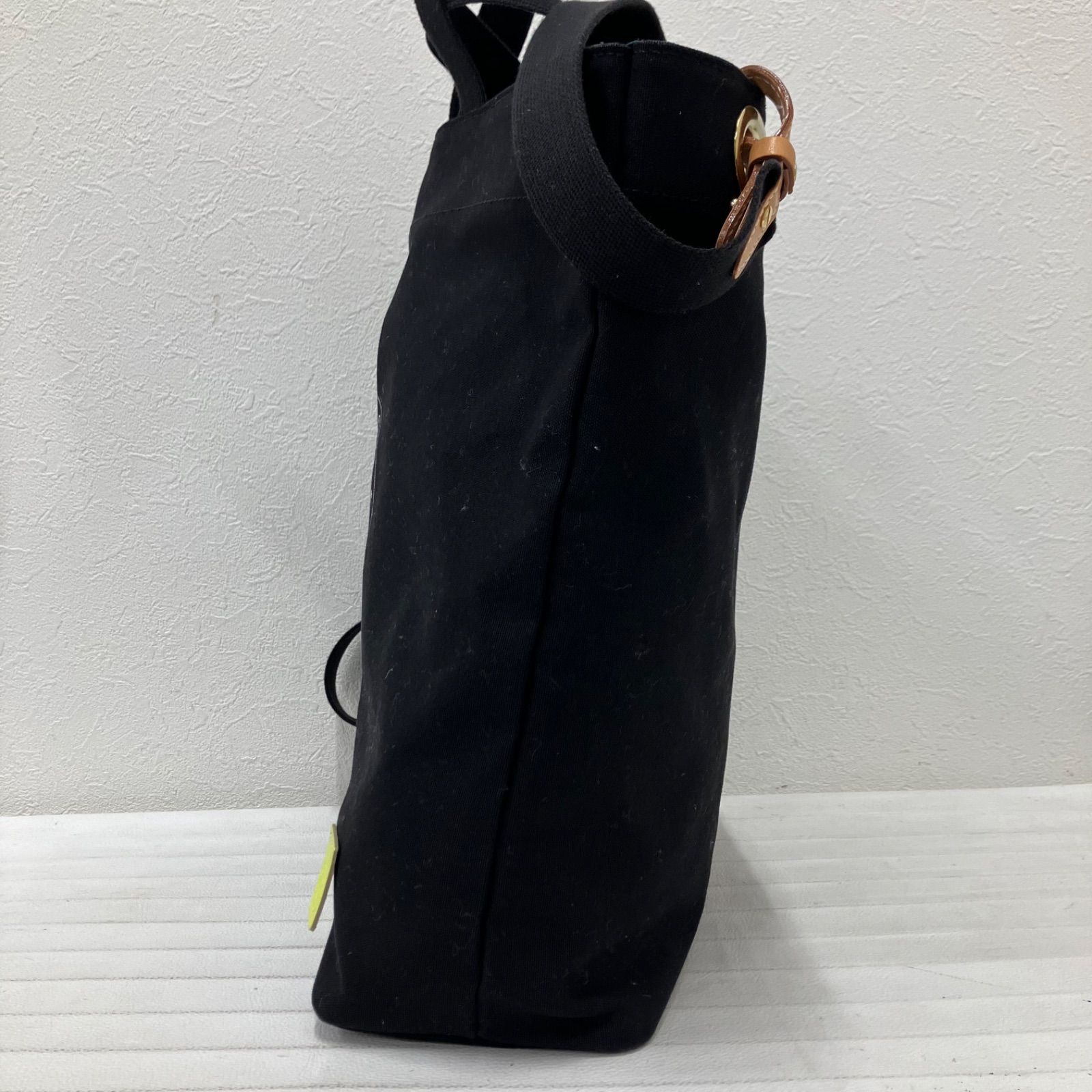 russetラシット　MUKU　ボディバック　黒 russetラシットMUKUボディバック黒