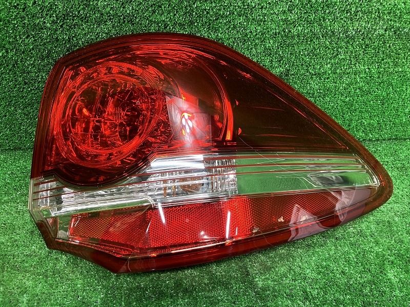 車 クラウン GRS201 右テールランプ・テールライト アスリート I-FOUR 