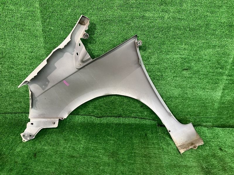 自動車 フィットシャトル GG8 右フロントフェンダー 15X Lパッケージ