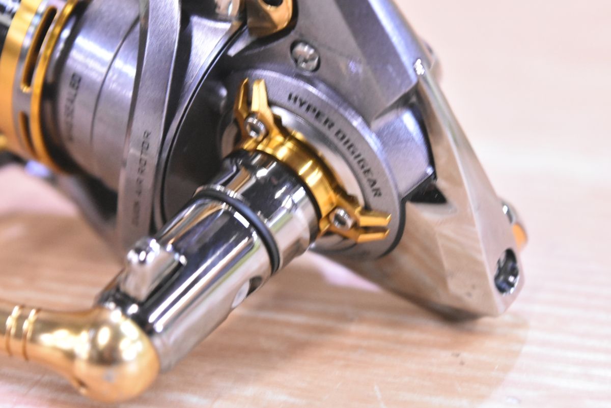 ダイワ 12 トーナメント ISO 3000SHLBD スピニングリール DAIWA