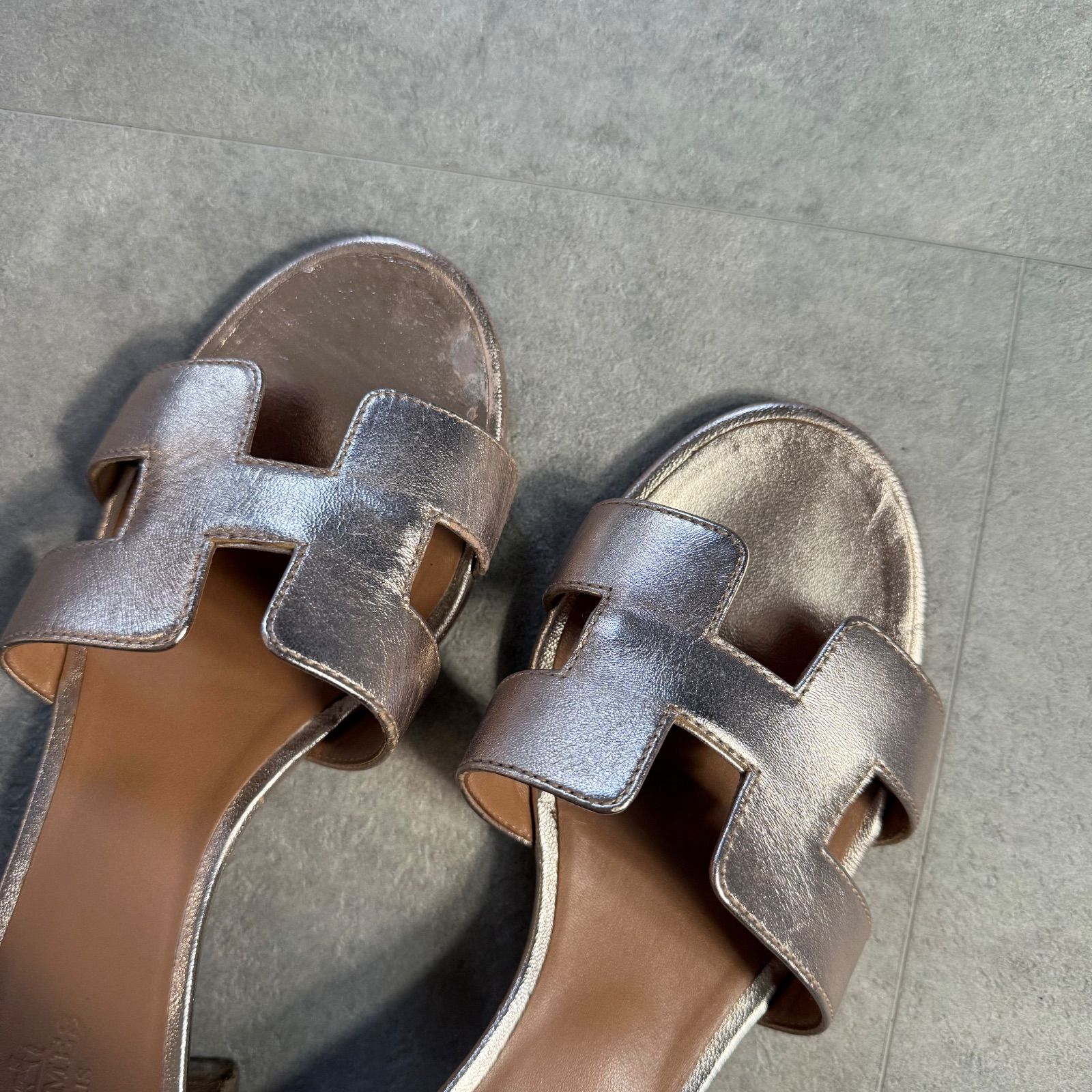 希少 HERMES エルメス サンダル オアジス メタリックピンク サンダル