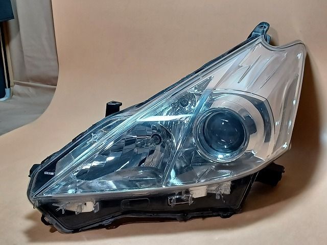 プリウスα DAA-ZVW41W 左ヘッドライト プリウスα DAA-ZVW41W 左ヘッド 